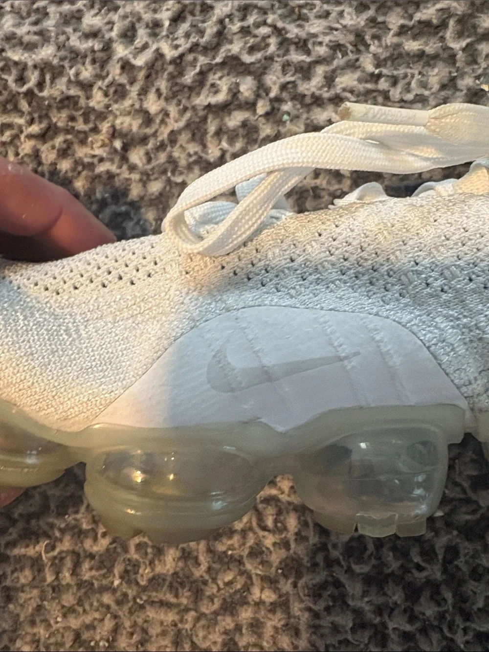 Nike Men’s Size 11.5 white/grey VaporMax Sneakers Flynit Excellent Condition!